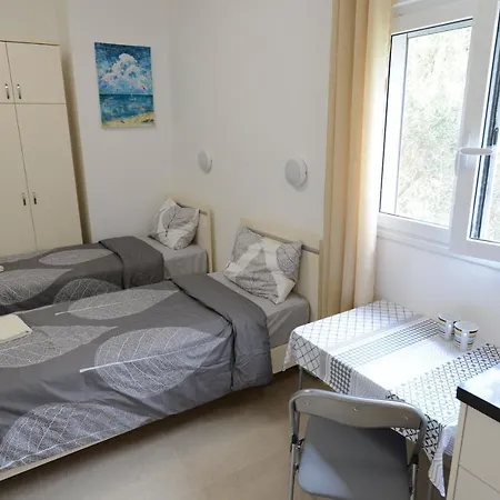 Olga Beach Apartment 28 Haifa Exterior foto