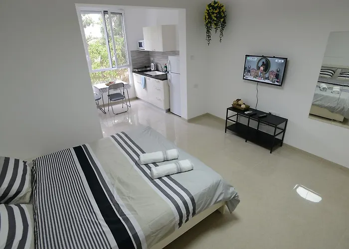 Olga Beach Apartment 28